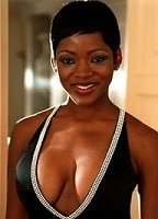 Caroline Chikezie