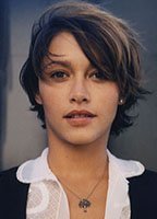 Emma De Caunes