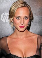 Nora Arnezeder